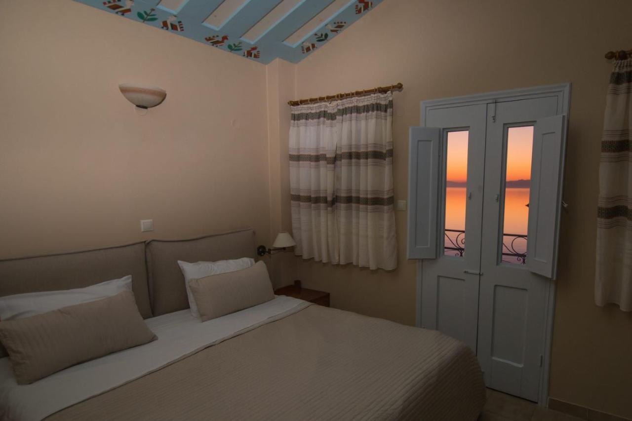 Niriides Hotel Apartments Sými Eksteriør bilde