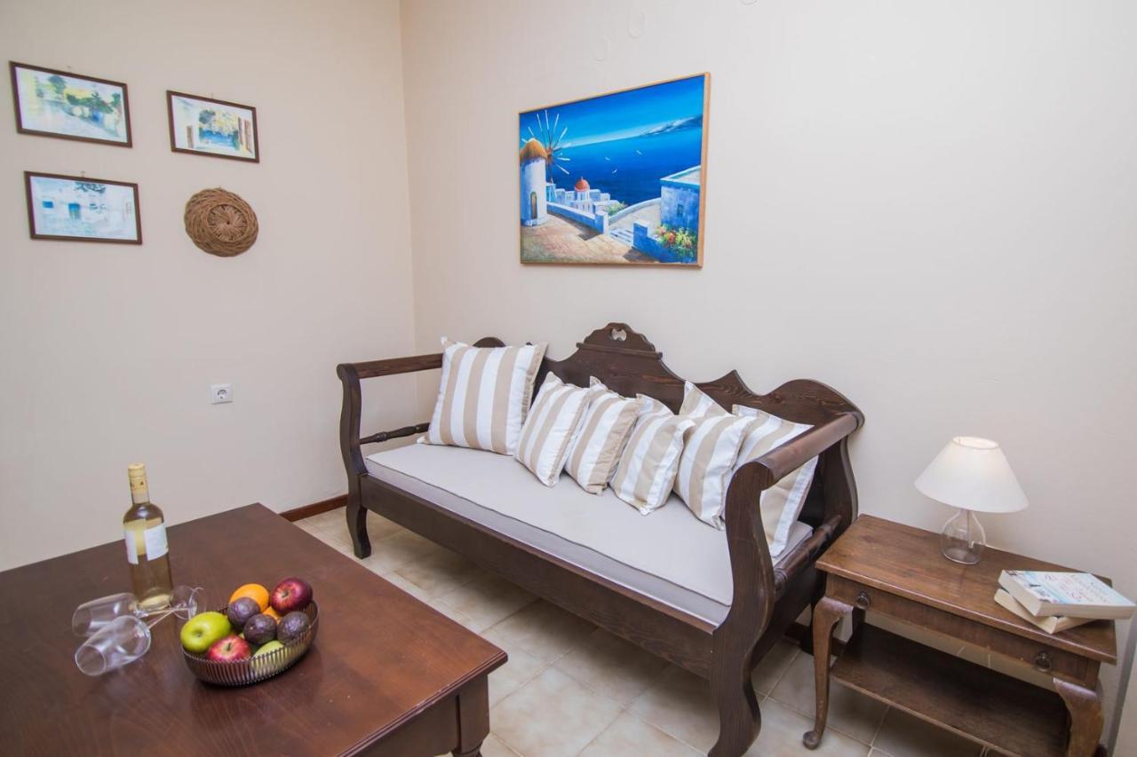 Niriides Hotel Apartments Sými Eksteriør bilde