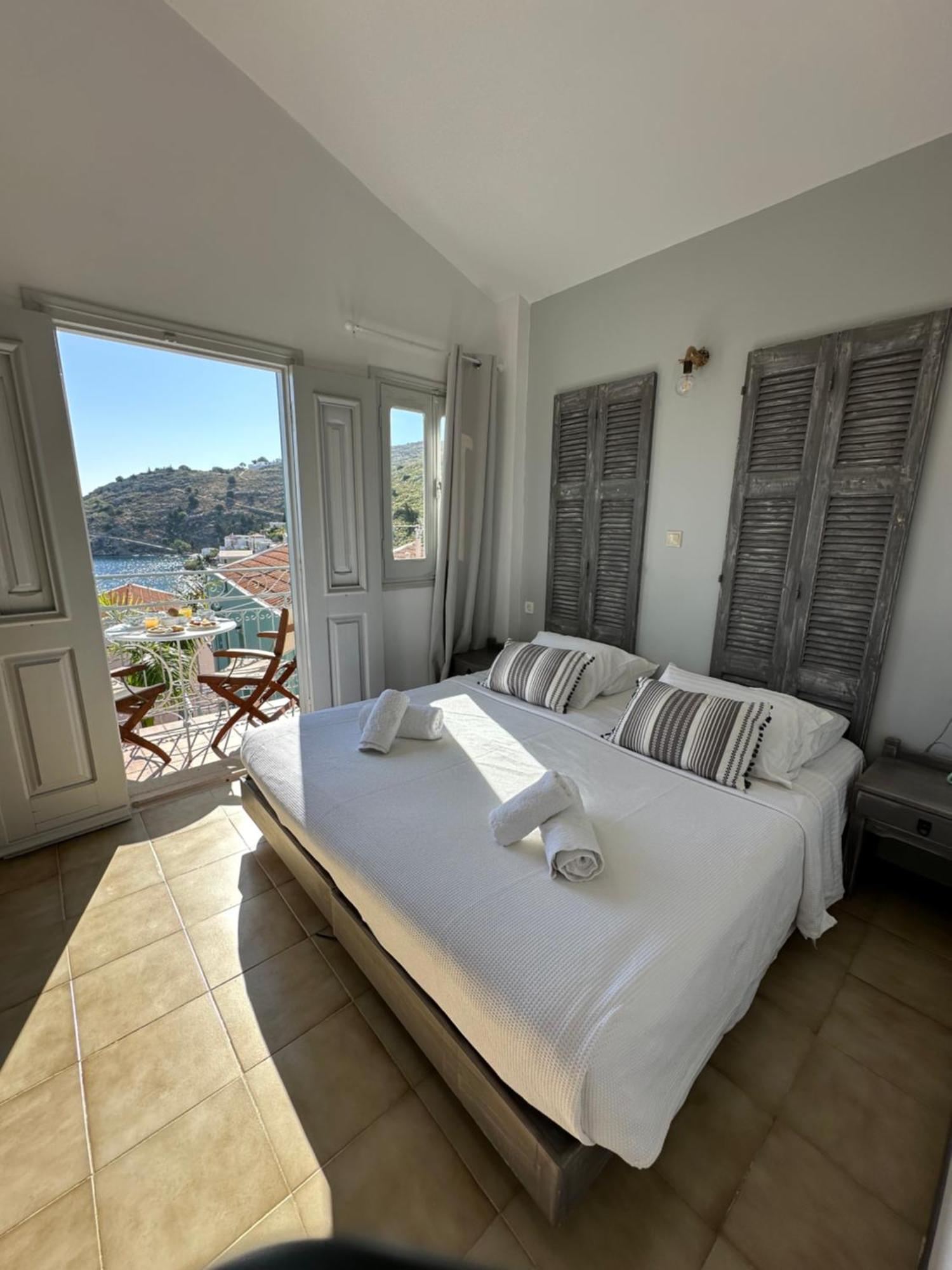 Niriides Hotel Apartments Sými Eksteriør bilde