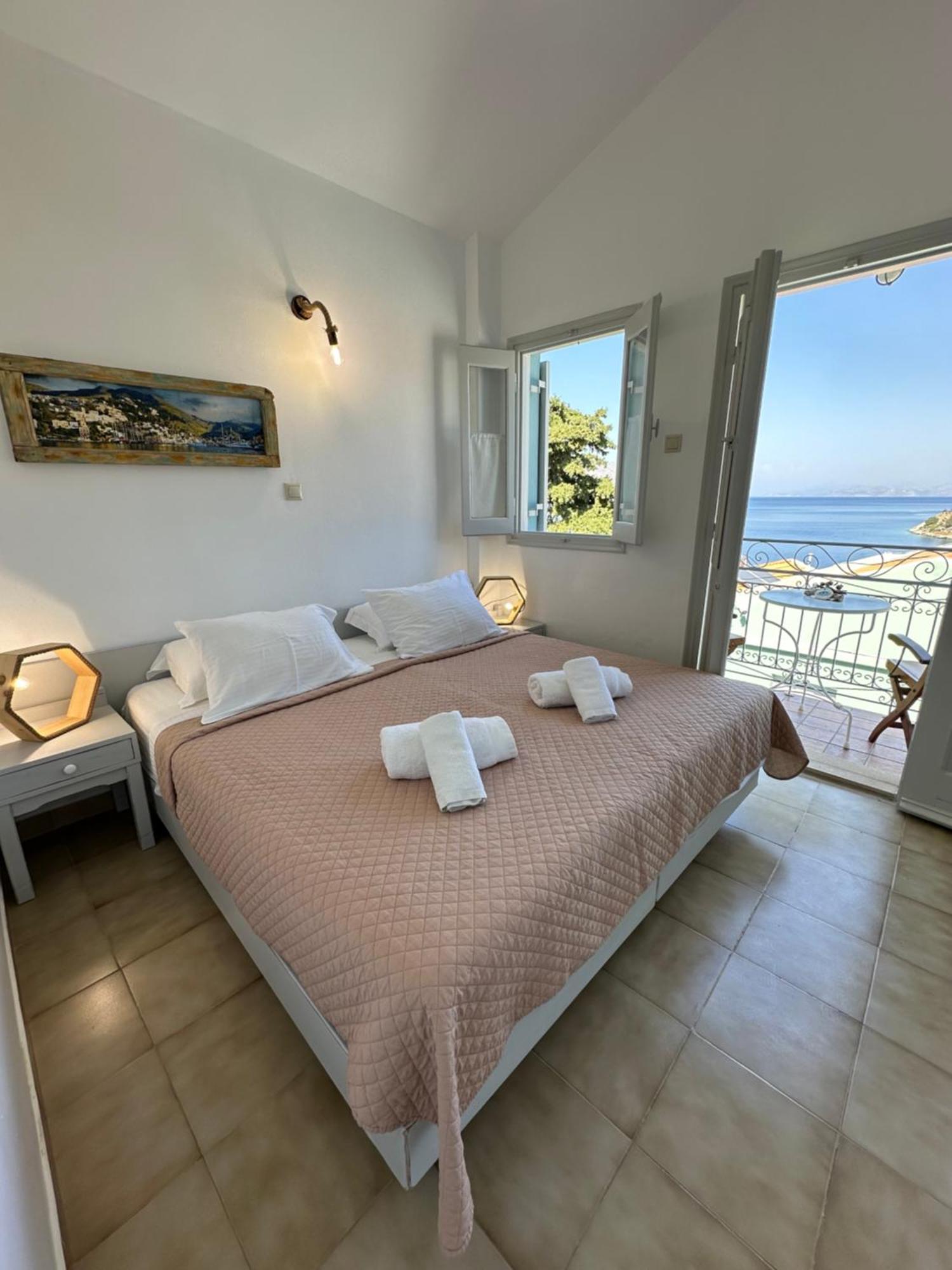 Niriides Hotel Apartments Sými Eksteriør bilde